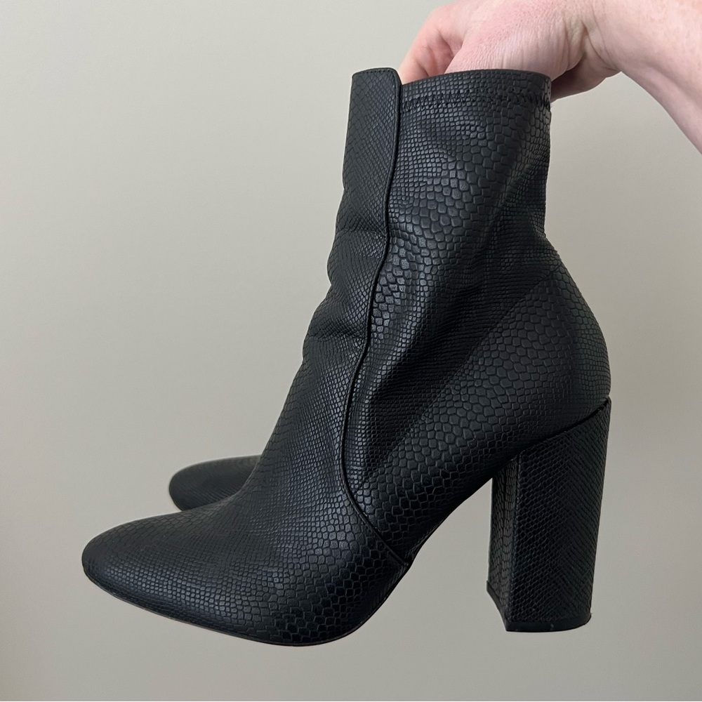 Gently used Aldo snake print booties size 8 (fits like 7/7.5)